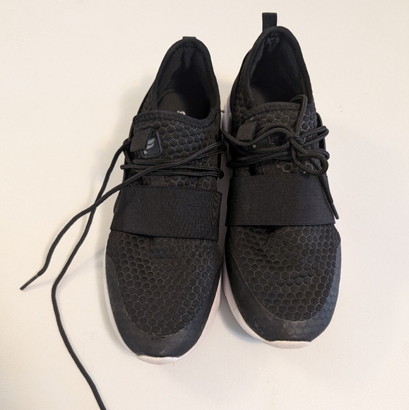 Fabletics Zuma Sneakers - Picture 1 of 7